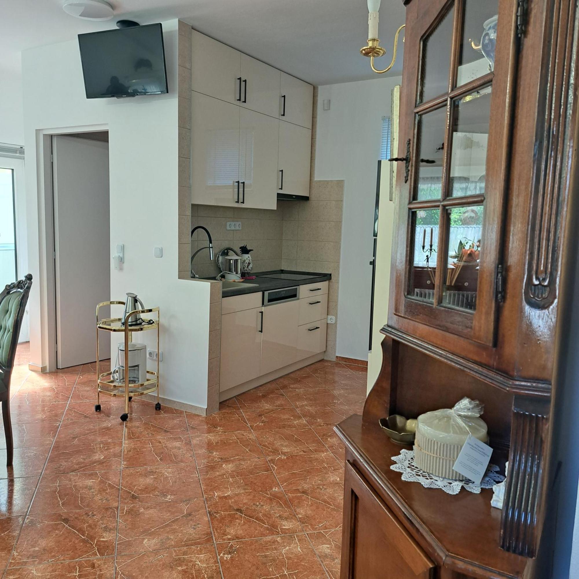 Ferienwohnung Tavirozsa Balatonfůzfő Exterior foto