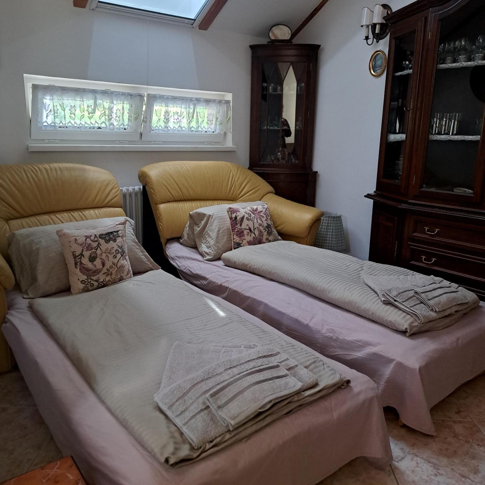 Ferienwohnung Tavirozsa Balatonfůzfő Zimmer foto