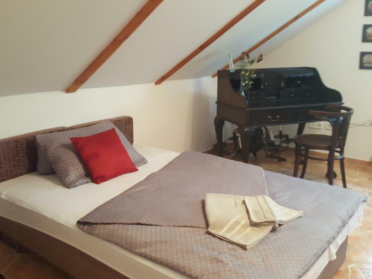 Ferienwohnung Tavirozsa Balatonfůzfő Exterior foto