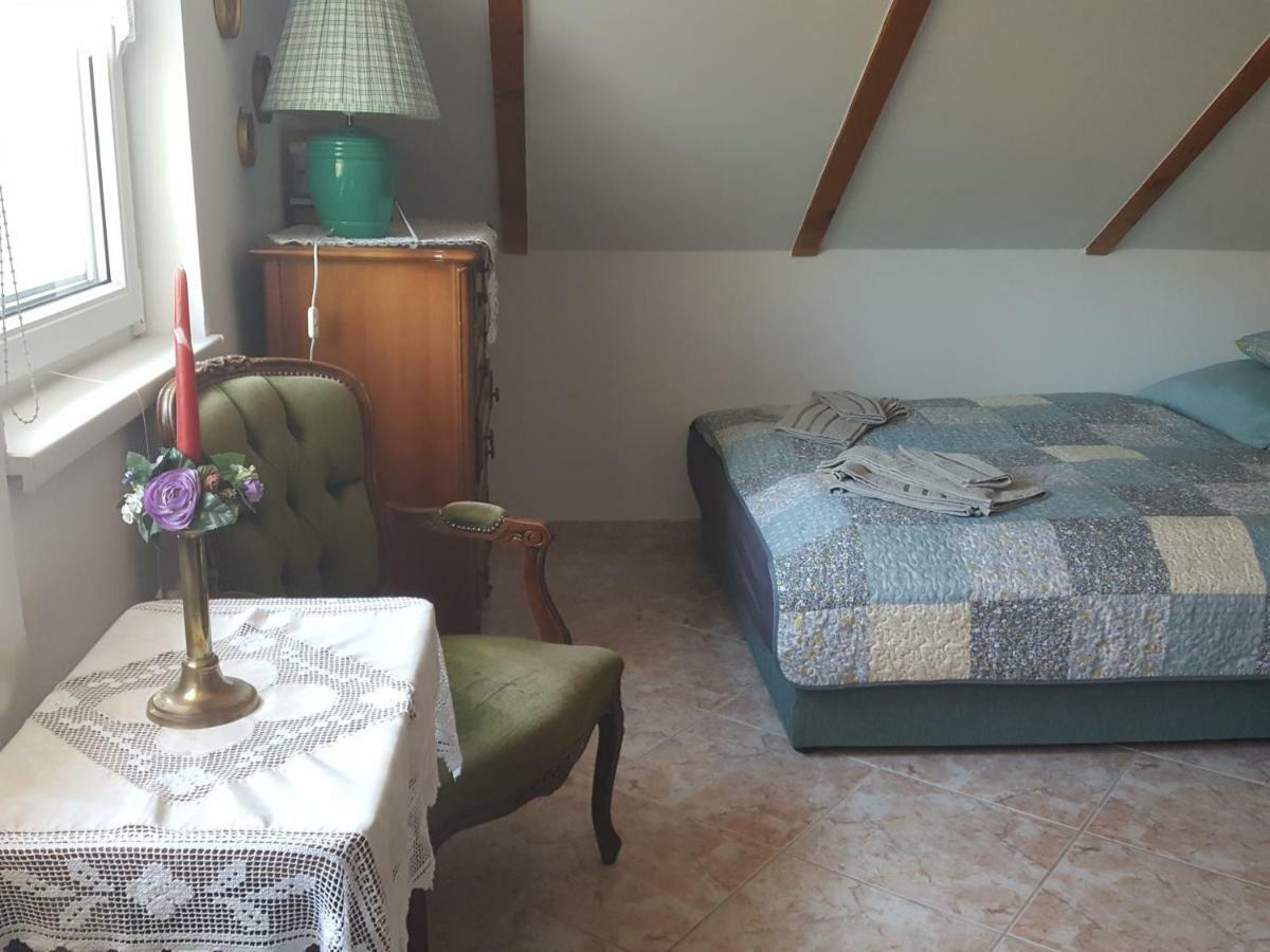 Ferienwohnung Tavirozsa Balatonfůzfő Exterior foto